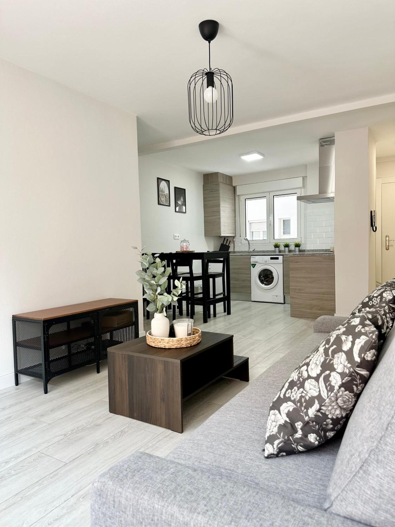 Cozy Flat 5 Mins From The Beach Gijón Extérieur photo