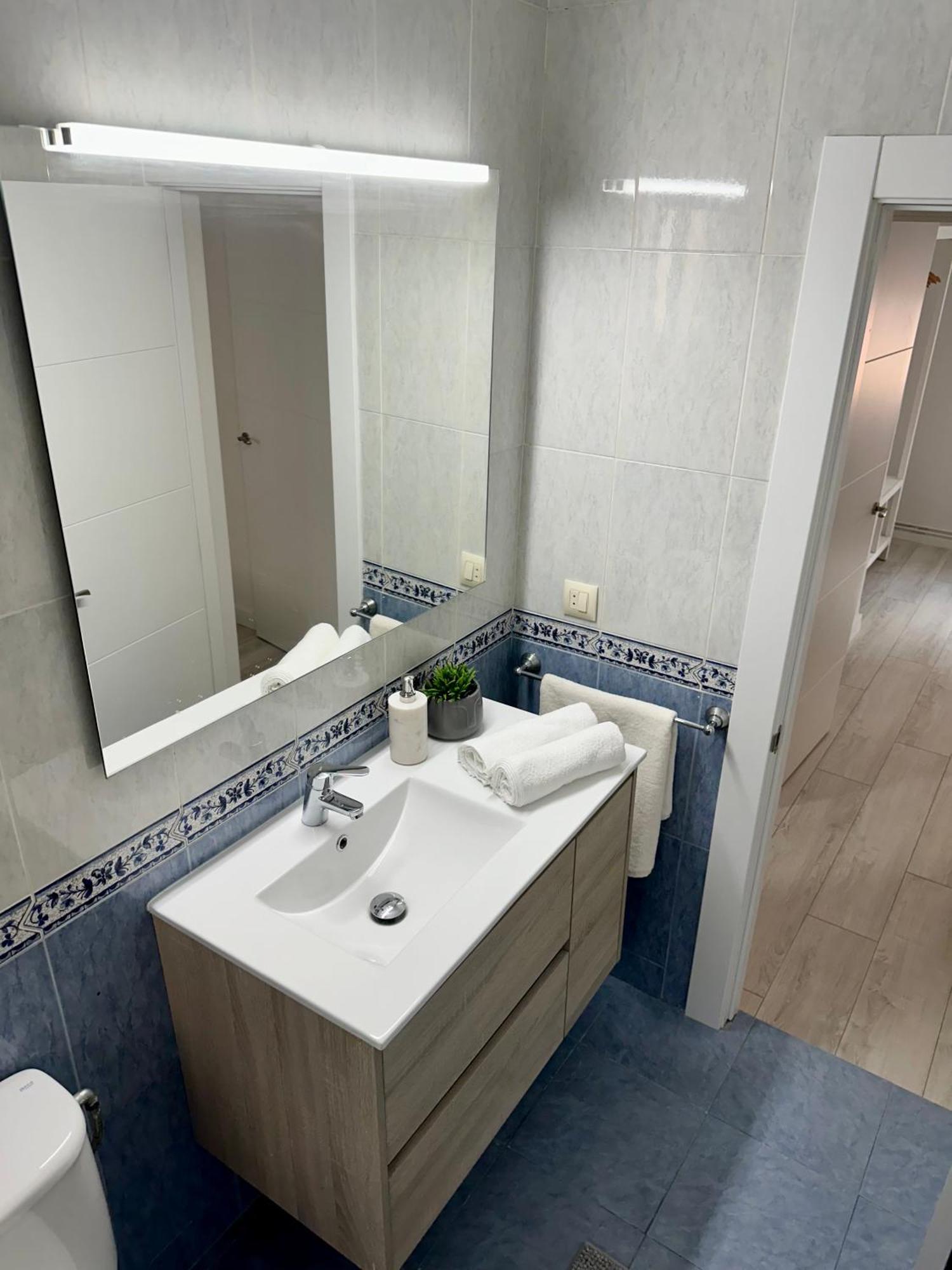 Cozy Flat 5 Mins From The Beach Gijón Extérieur photo